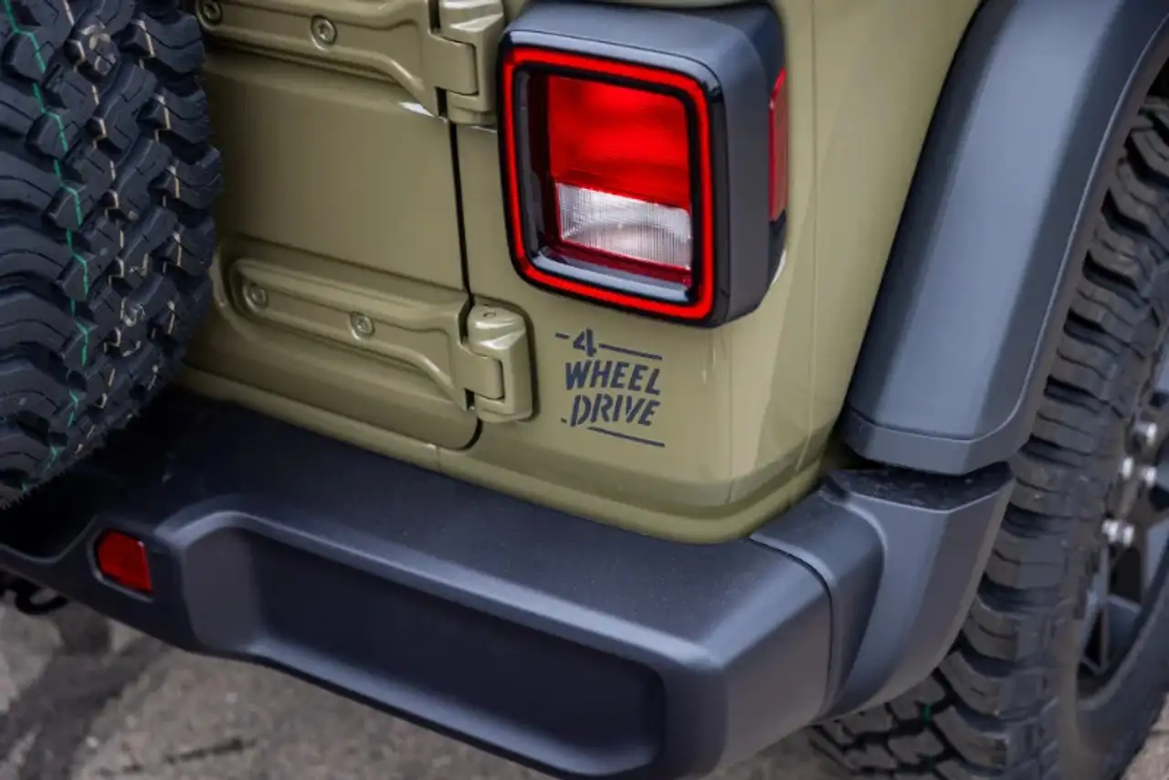 Jeep Wrangler снимка Jeep Wrangler