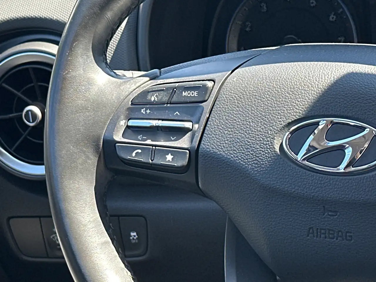 Hyundai KONA photo Hyundai KONA