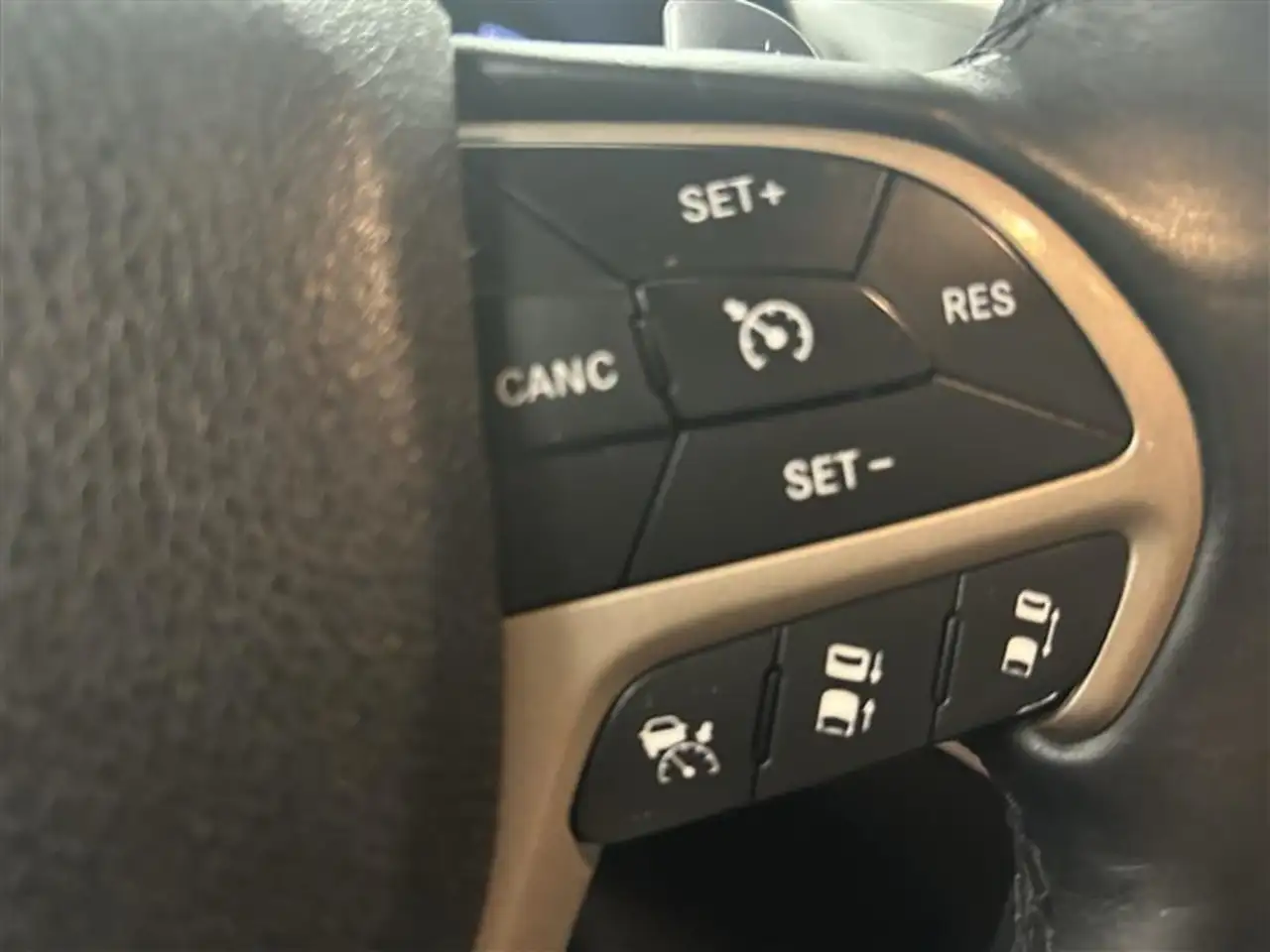 Jeep Grand Cherokee photo Jeep Grand Cherokee