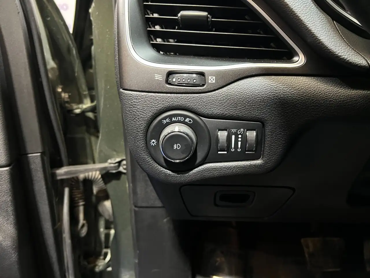 Jeep Cherokee photo Jeep Cherokee