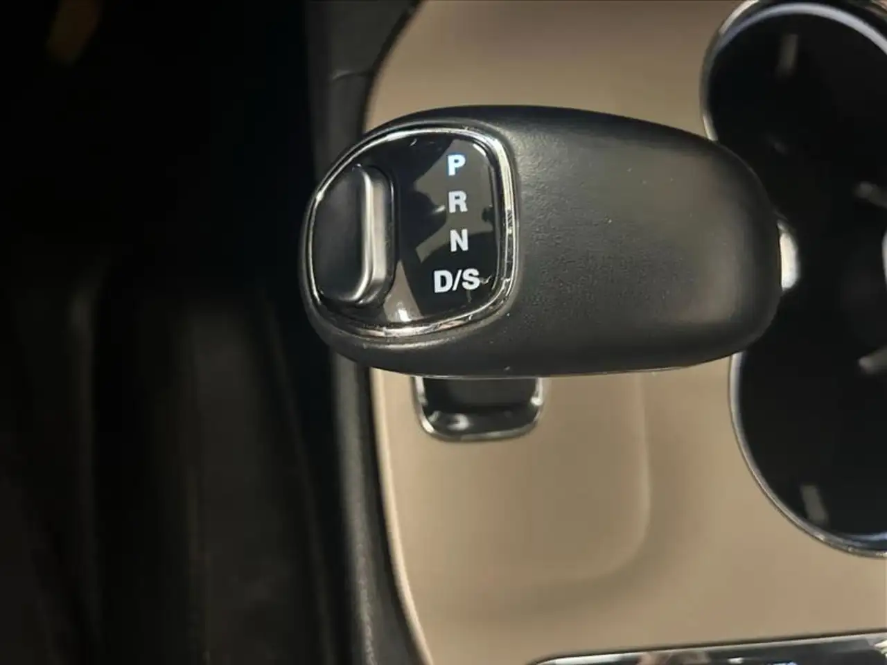Jeep Grand Cherokee photo Jeep Grand Cherokee