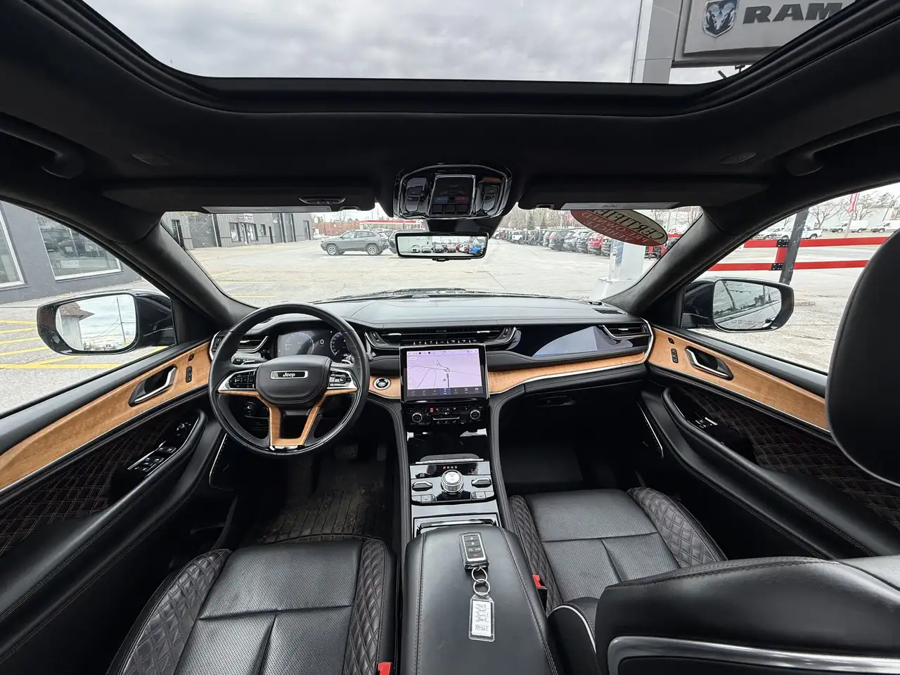 Jeep Grand Cherokee снимка Jeep Grand Cherokee