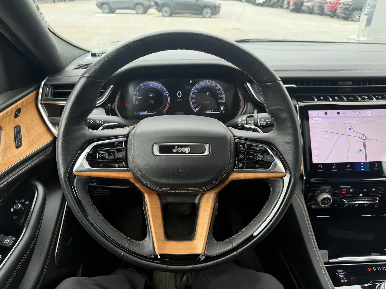Jeep Grand Cherokee снимка Jeep Grand Cherokee