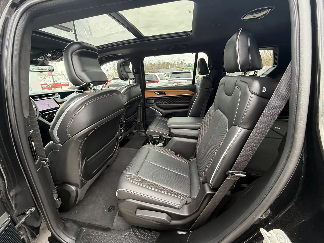 Jeep Grand Cherokee снимка Jeep Grand Cherokee