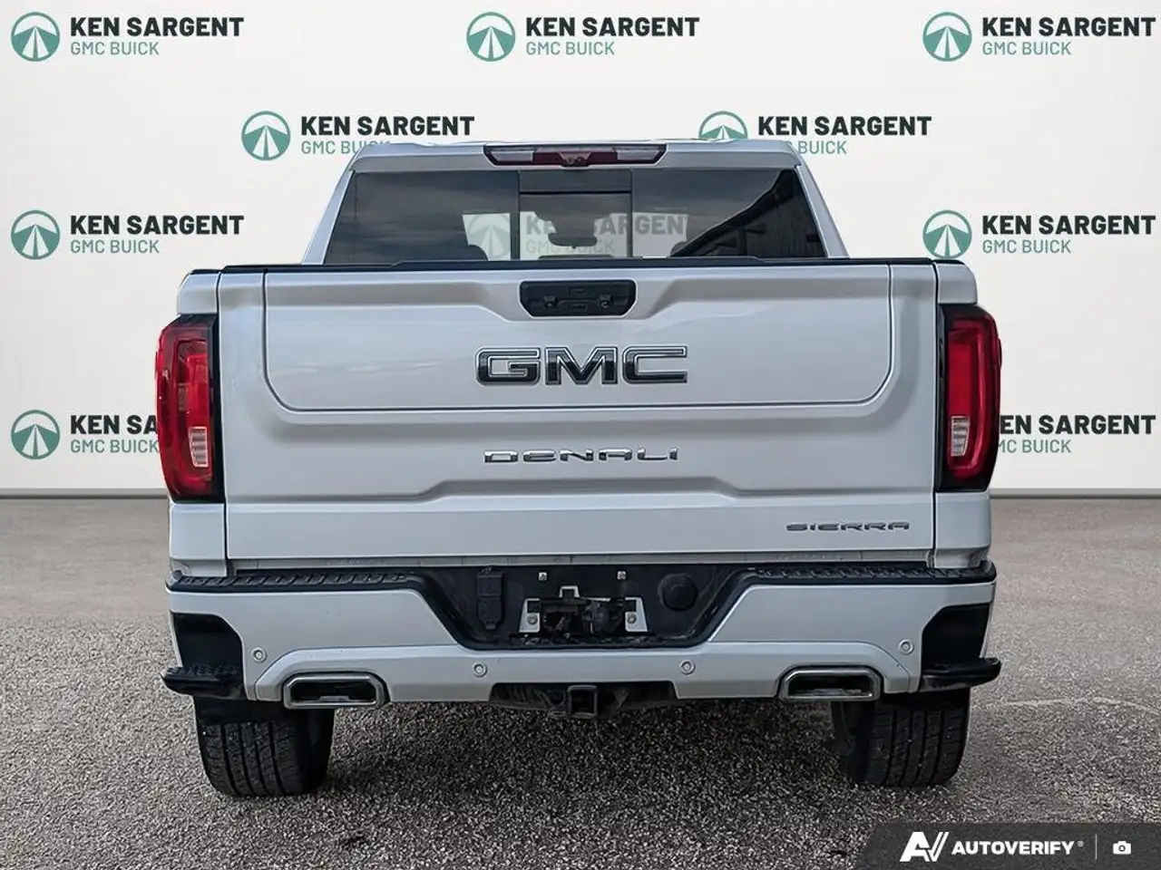GMC Sierra 1500 снимка GMC Sierra 1500