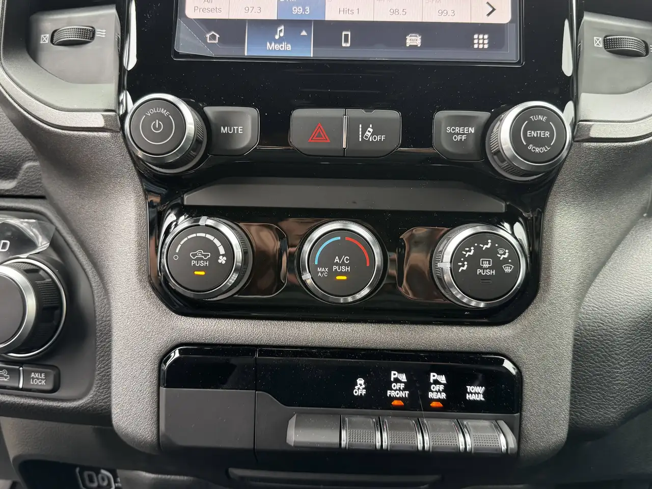RAM 1500 photo RAM 1500