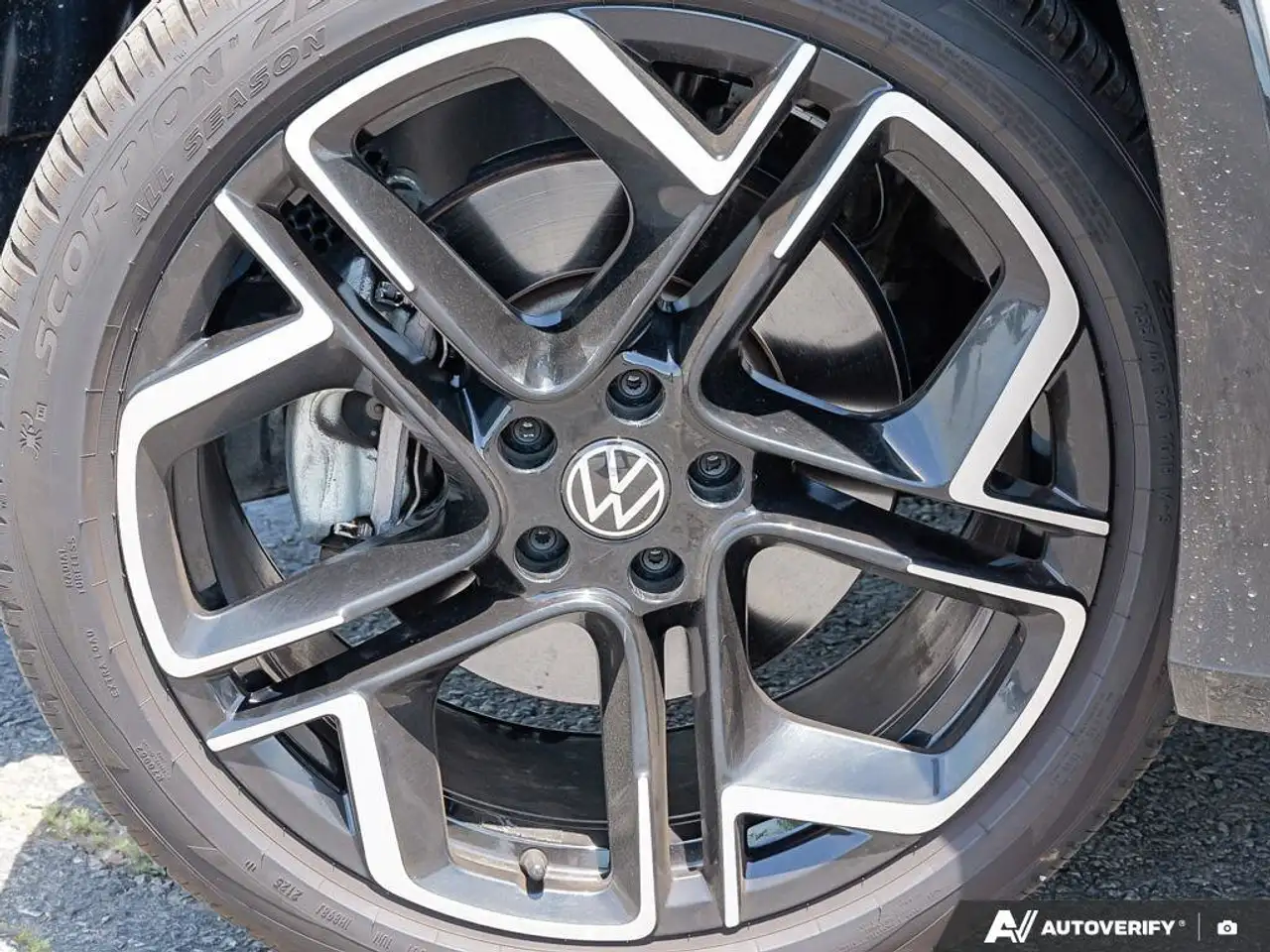 Volkswagen Tiguan photo Volkswagen Tiguan