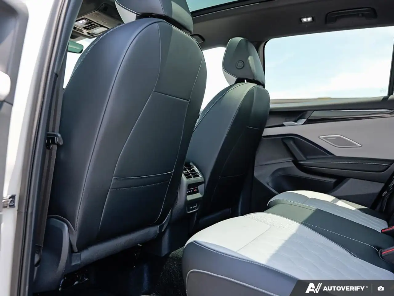 Volkswagen Tiguan photo Volkswagen Tiguan