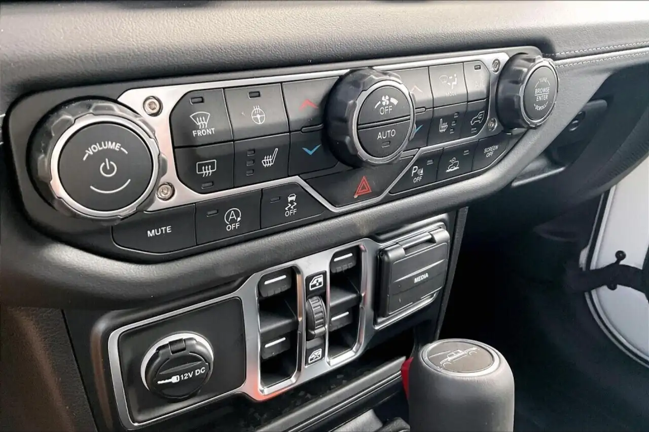 Jeep Gladiator снимка Jeep Gladiator