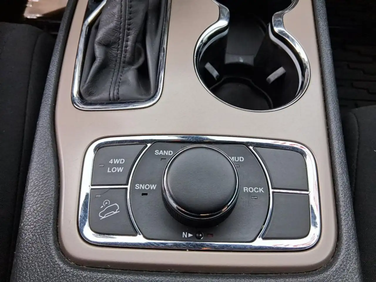 Jeep Grand Cherokee photo Jeep Grand Cherokee
