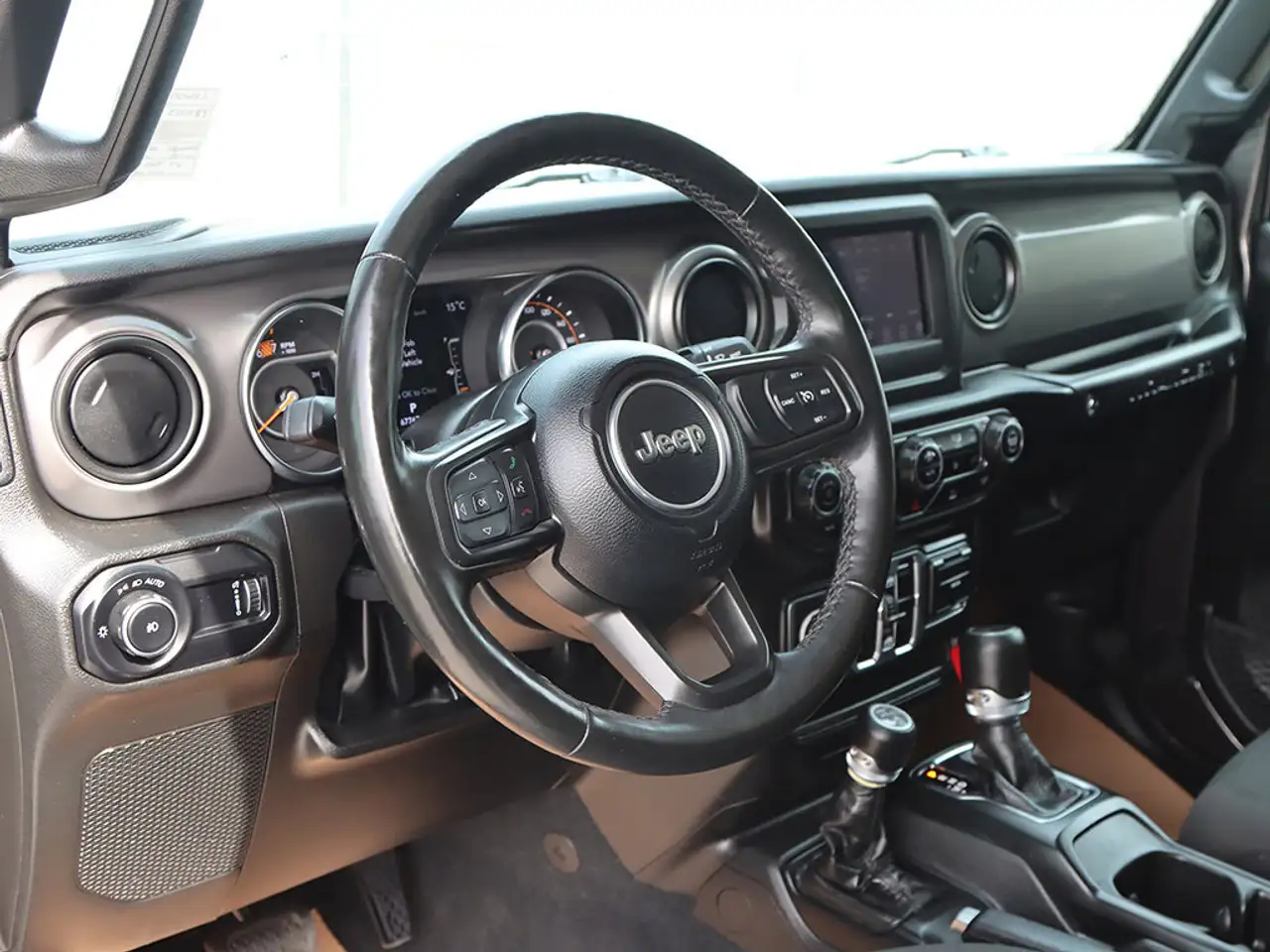 Jeep Wrangler photo Jeep Wrangler