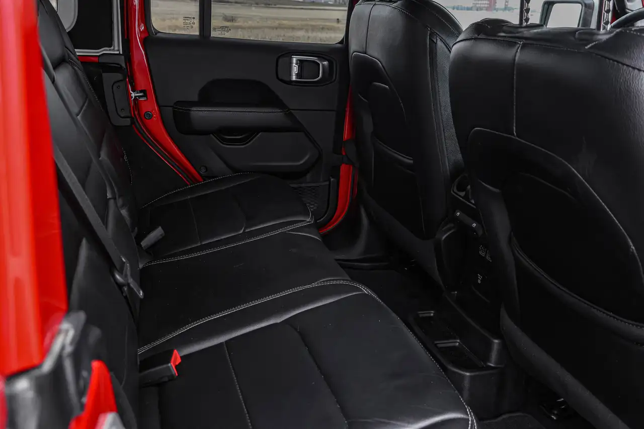 Jeep Wrangler photo Jeep Wrangler