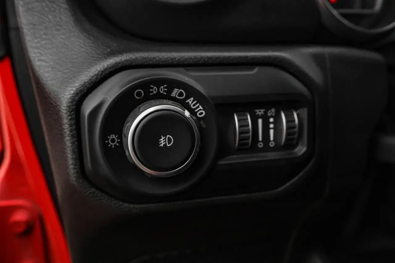 Jeep Wrangler photo Jeep Wrangler