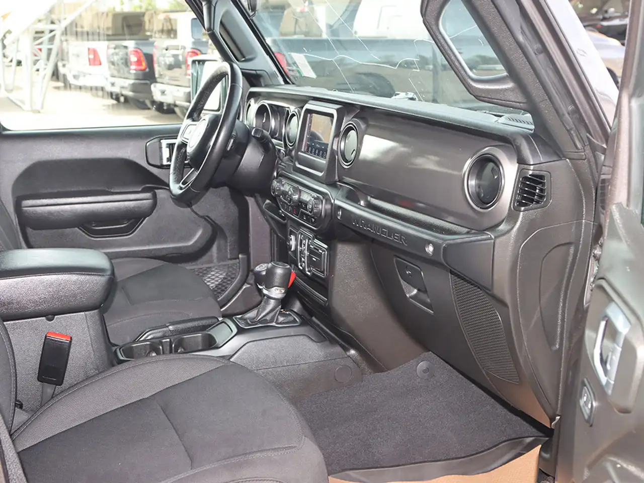 Jeep Wrangler photo Jeep Wrangler