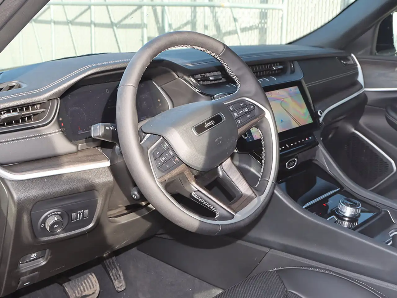 Jeep Grand Cherokee снимка Jeep Grand Cherokee