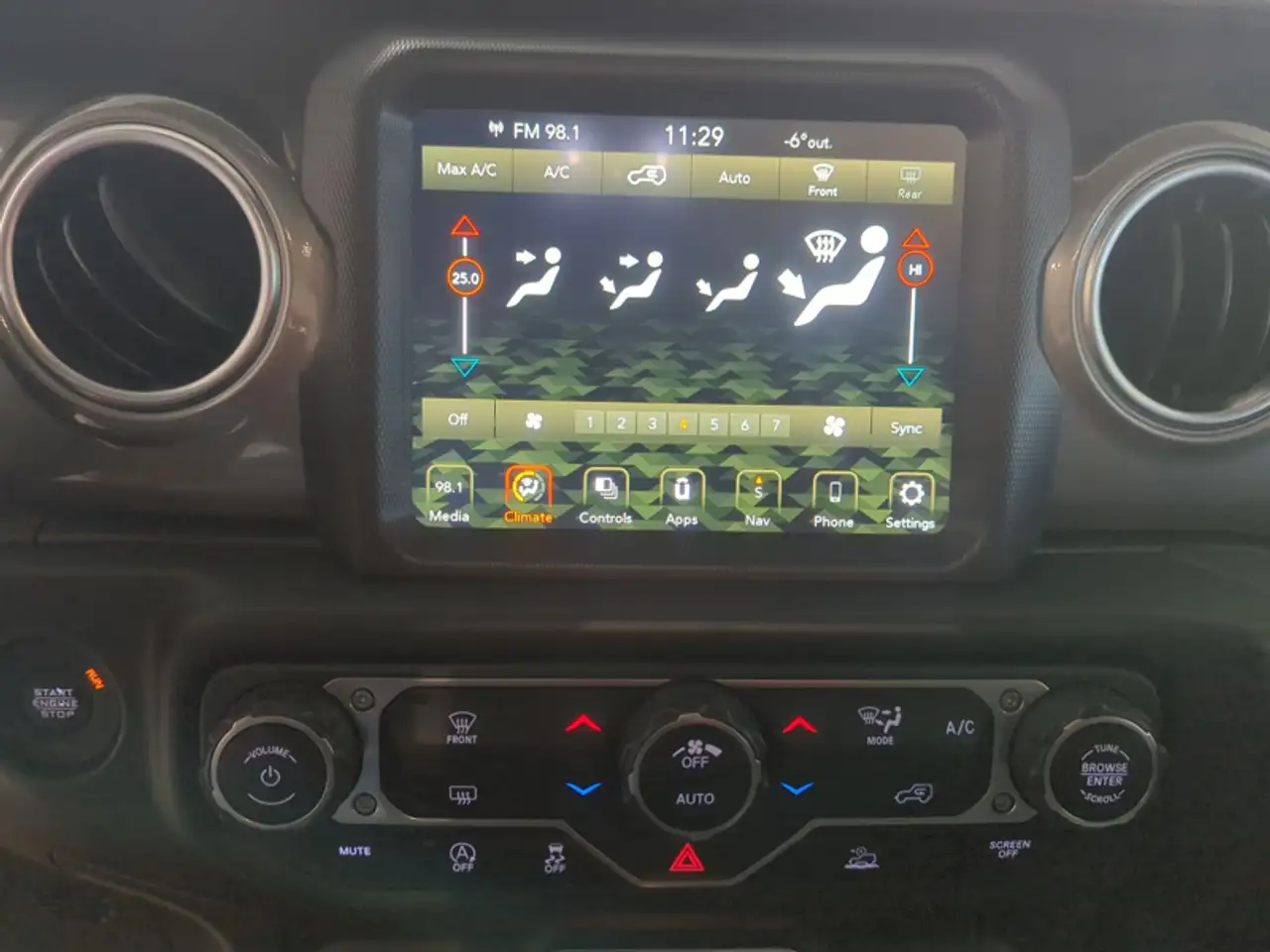 Jeep Wrangler снимка Jeep Wrangler