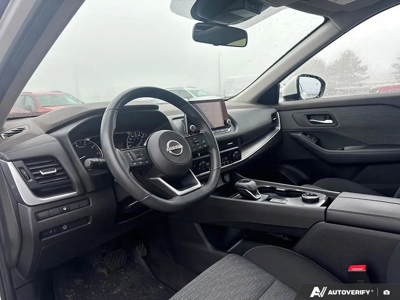 Nissan Rogue снимка Nissan Rogue