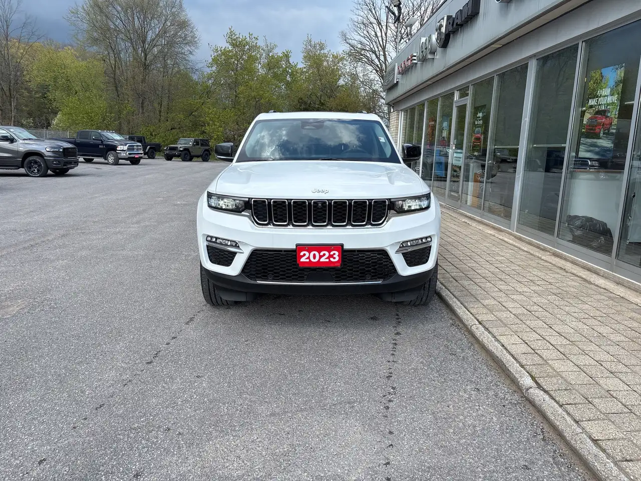 Jeep Grand Cherokee снимка Jeep Grand Cherokee