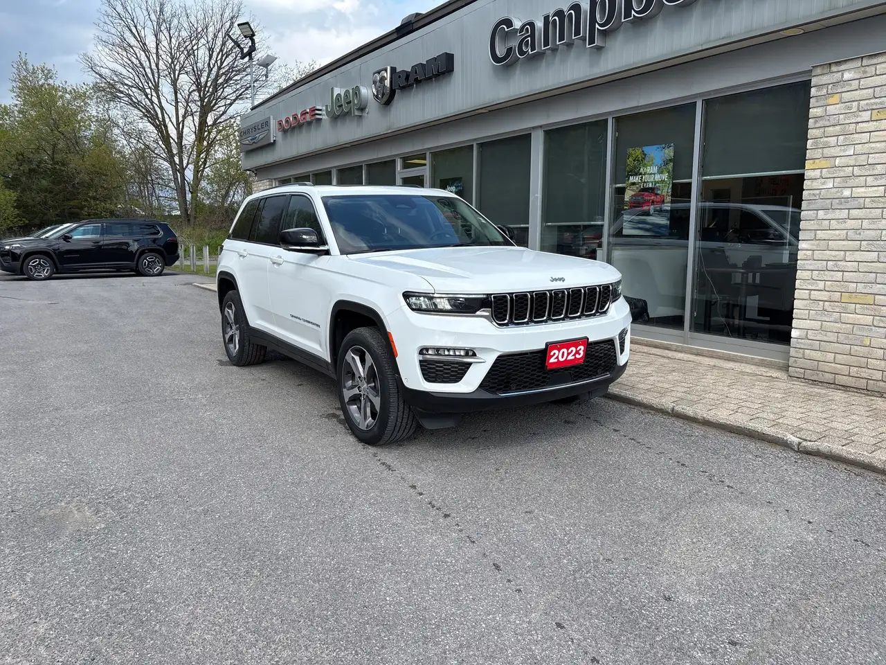 Jeep Grand Cherokee снимка Jeep Grand Cherokee