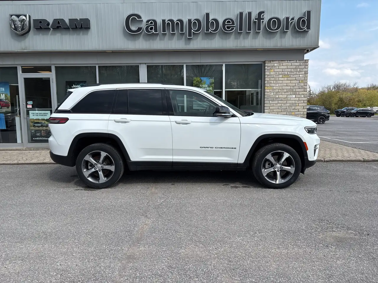 Jeep Grand Cherokee снимка Jeep Grand Cherokee