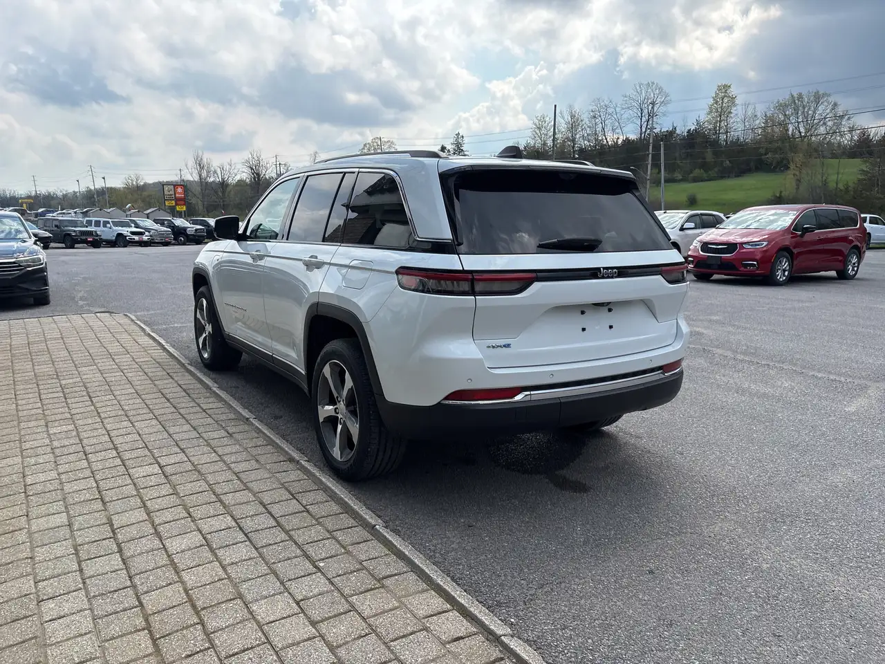 Jeep Grand Cherokee снимка Jeep Grand Cherokee