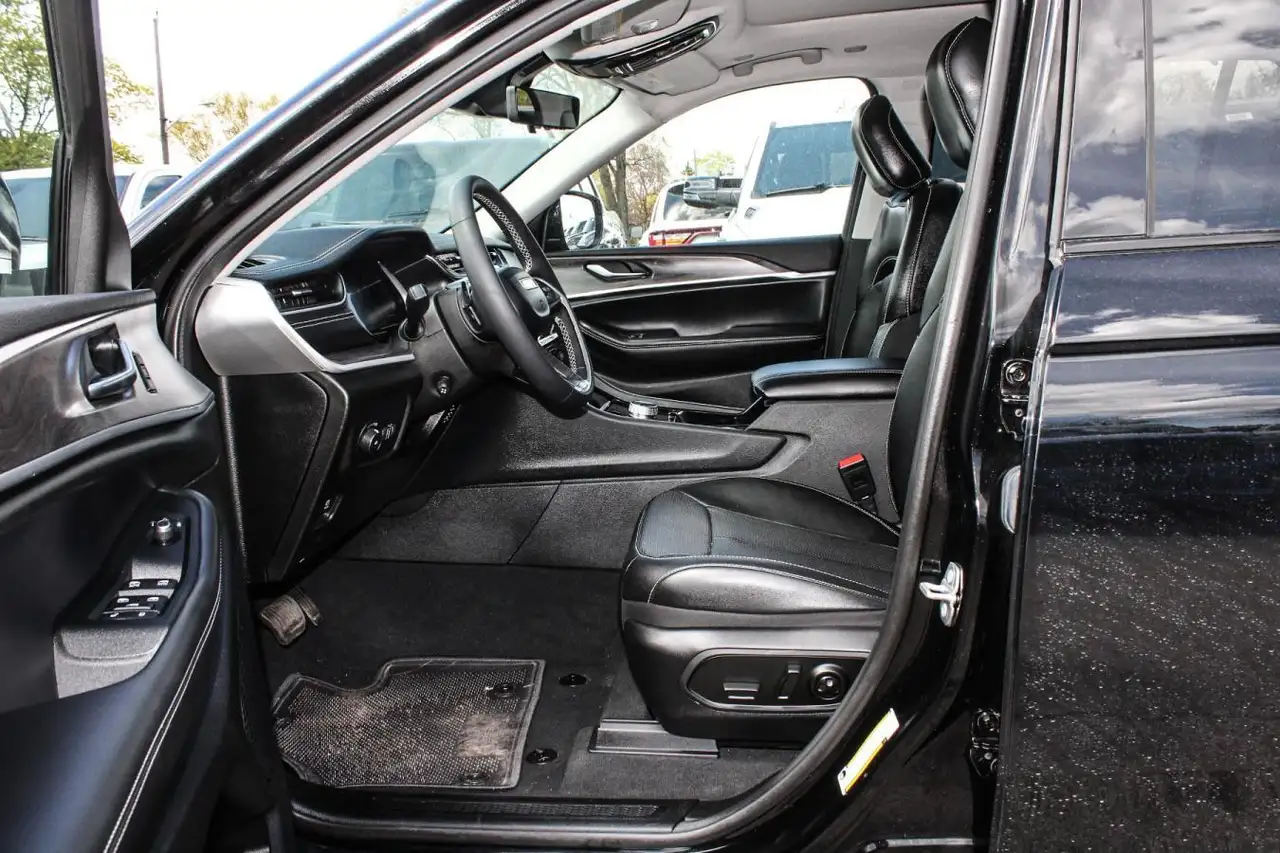 Jeep Grand Cherokee снимка Jeep Grand Cherokee