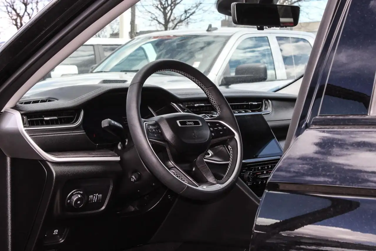 Jeep Grand Cherokee снимка Jeep Grand Cherokee