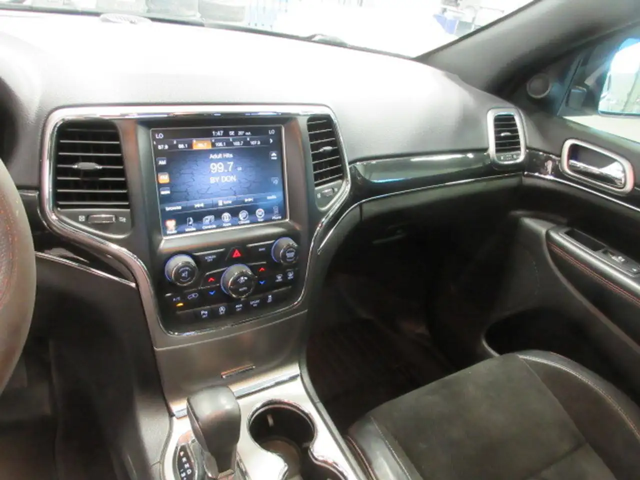 Jeep Grand Cherokee photo Jeep Grand Cherokee