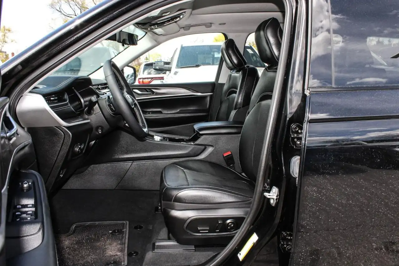 Jeep Grand Cherokee снимка Jeep Grand Cherokee