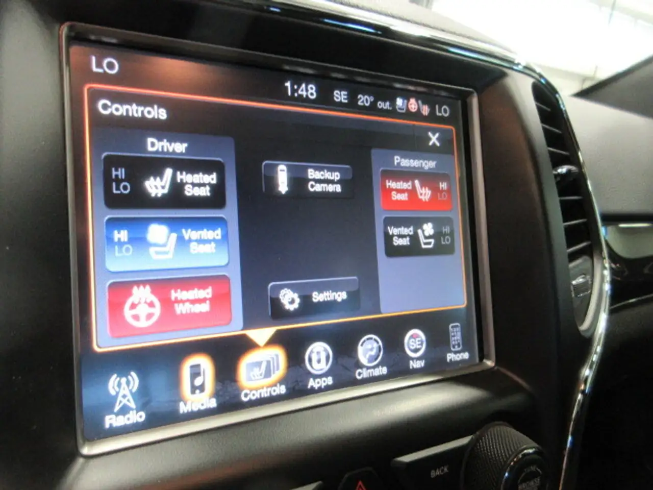 Jeep Grand Cherokee photo Jeep Grand Cherokee