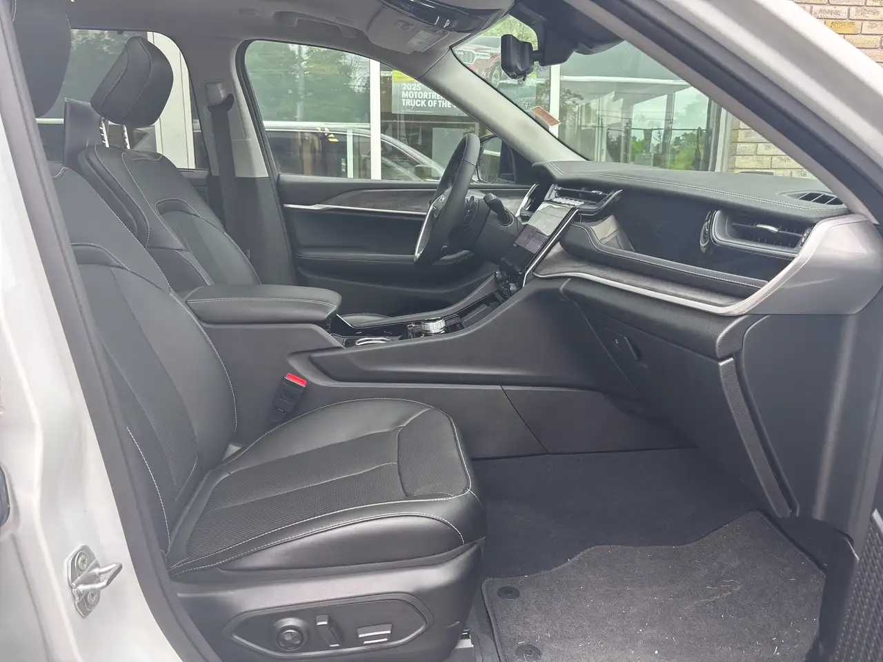 Jeep Grand Cherokee снимка Jeep Grand Cherokee