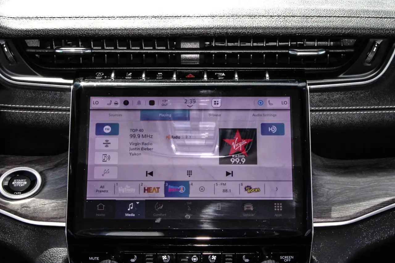 Jeep Grand Cherokee снимка Jeep Grand Cherokee