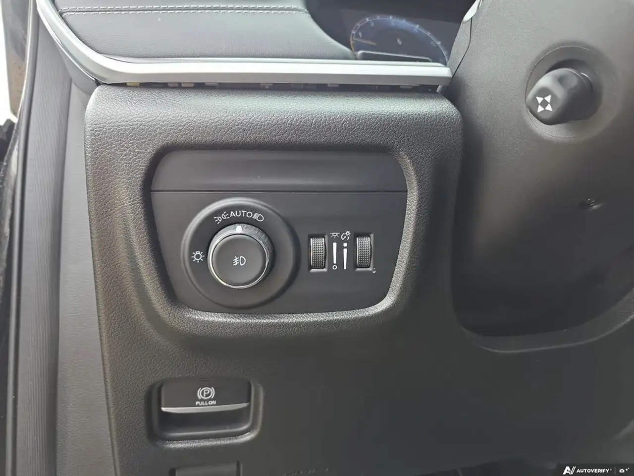 Jeep Grand Cherokee photo Jeep Grand Cherokee
