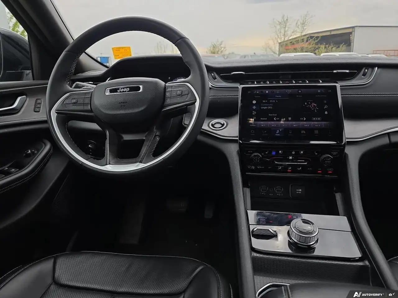 Jeep Grand Cherokee photo Jeep Grand Cherokee
