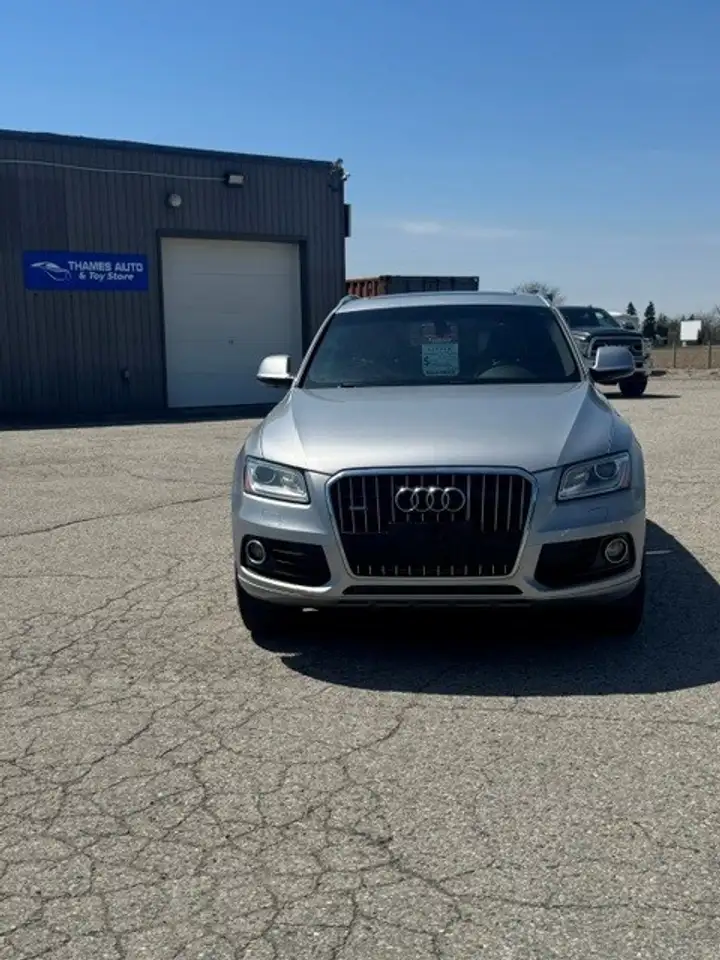 Audi Q5 снимка Audi Q5
