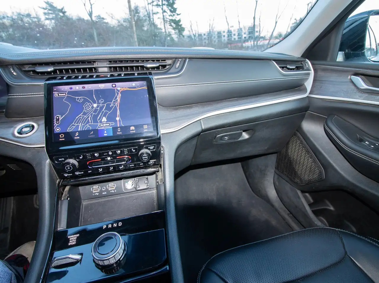 Jeep Grand Cherokee снимка Jeep Grand Cherokee