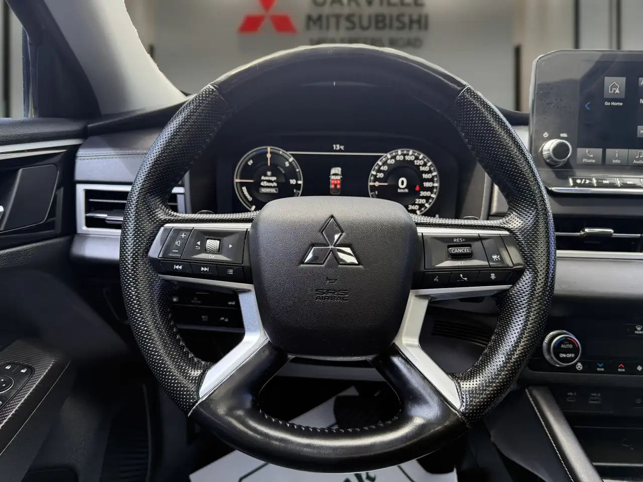 Mitsubishi Outlander photo Mitsubishi Outlander