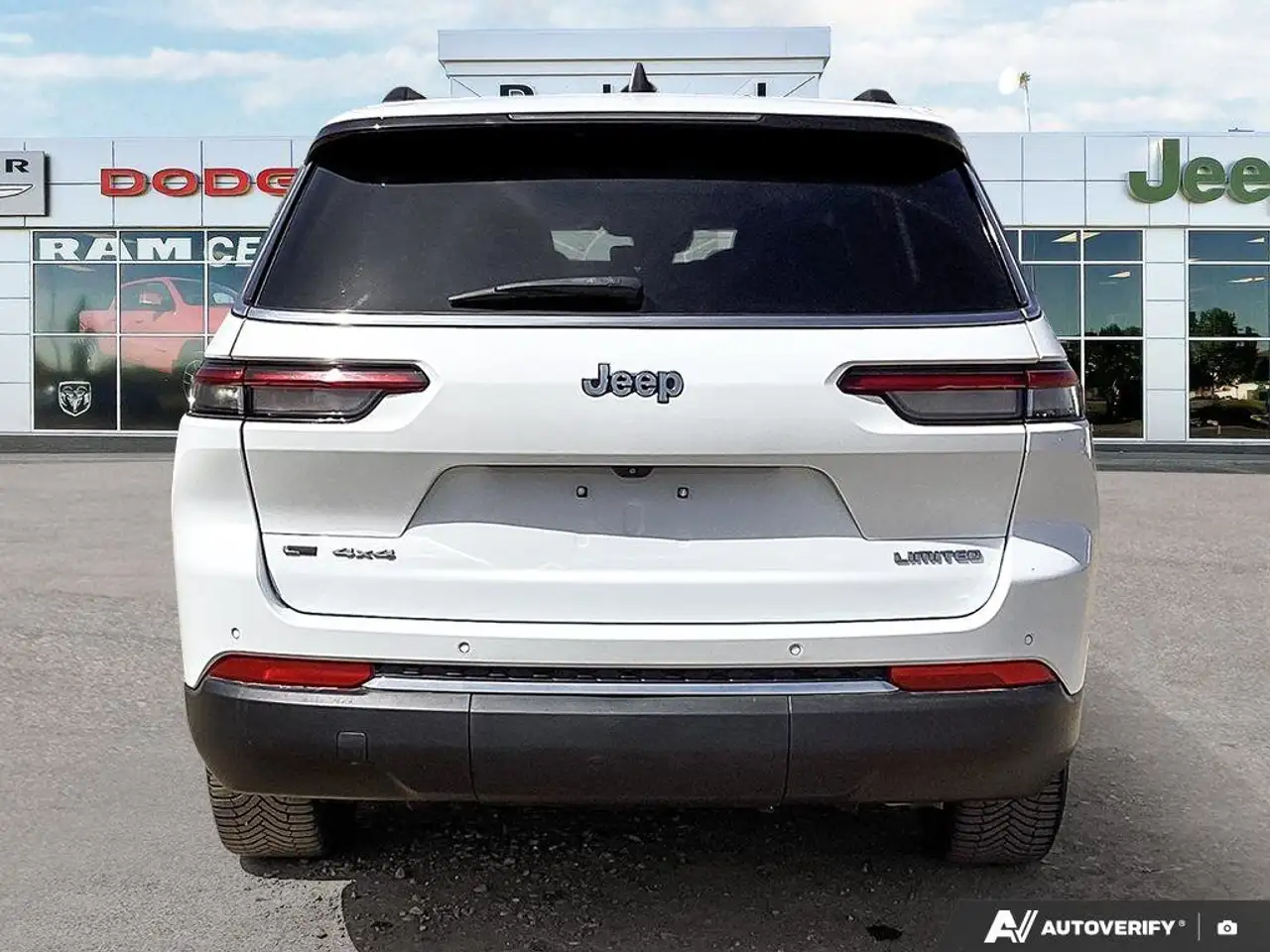 Jeep Grand Cherokee снимка Jeep Grand Cherokee