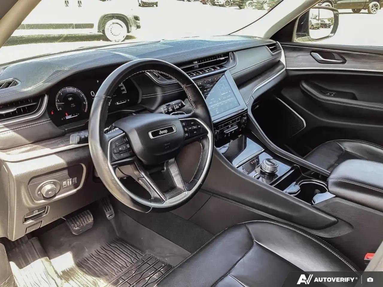 Jeep Grand Cherokee снимка Jeep Grand Cherokee