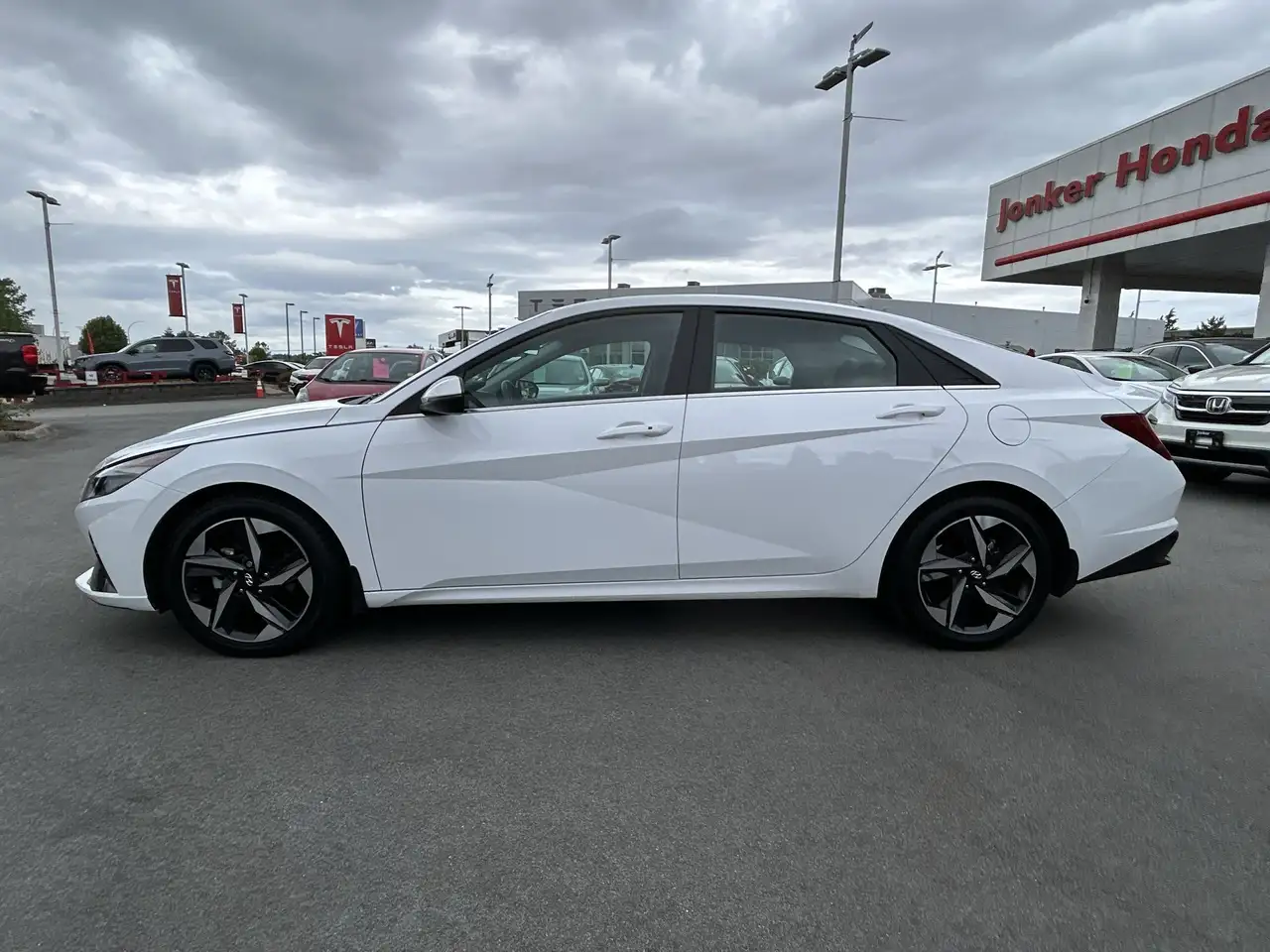Hyundai ELANTRA снимка Hyundai ELANTRA