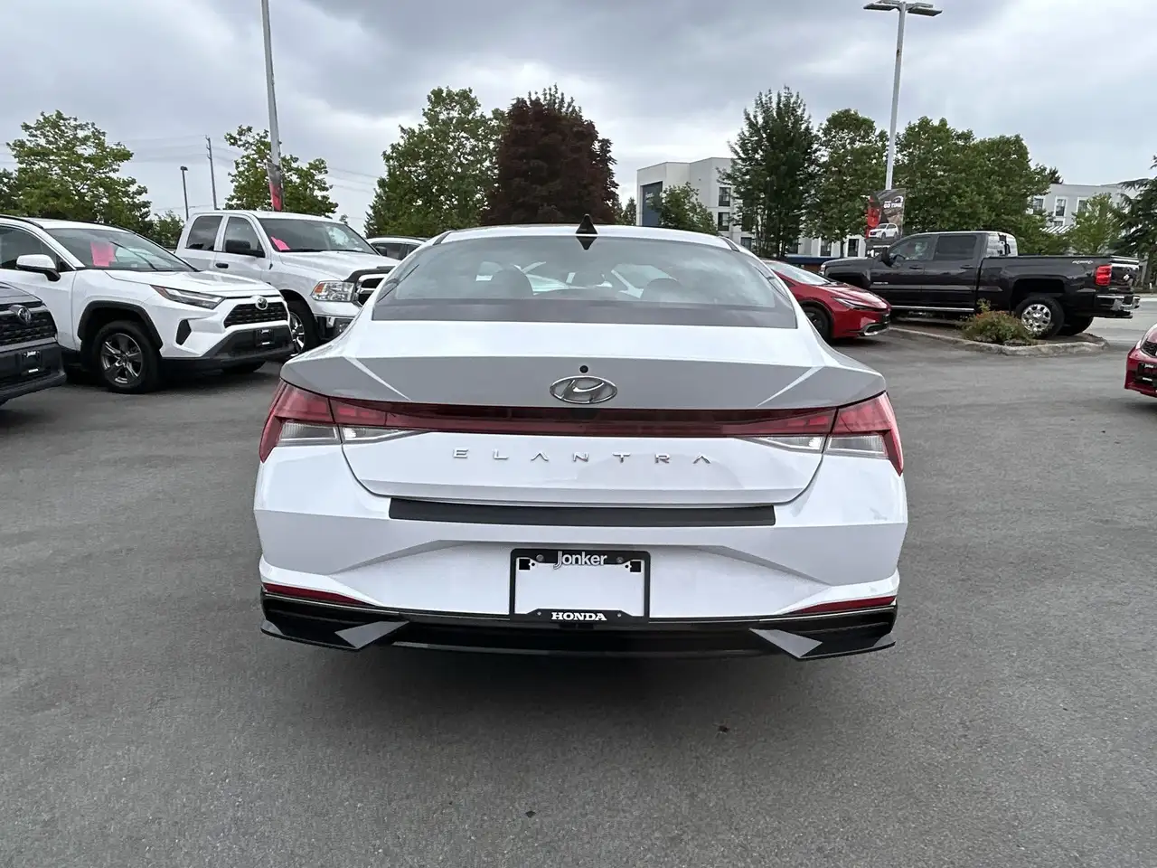 Hyundai ELANTRA снимка Hyundai ELANTRA