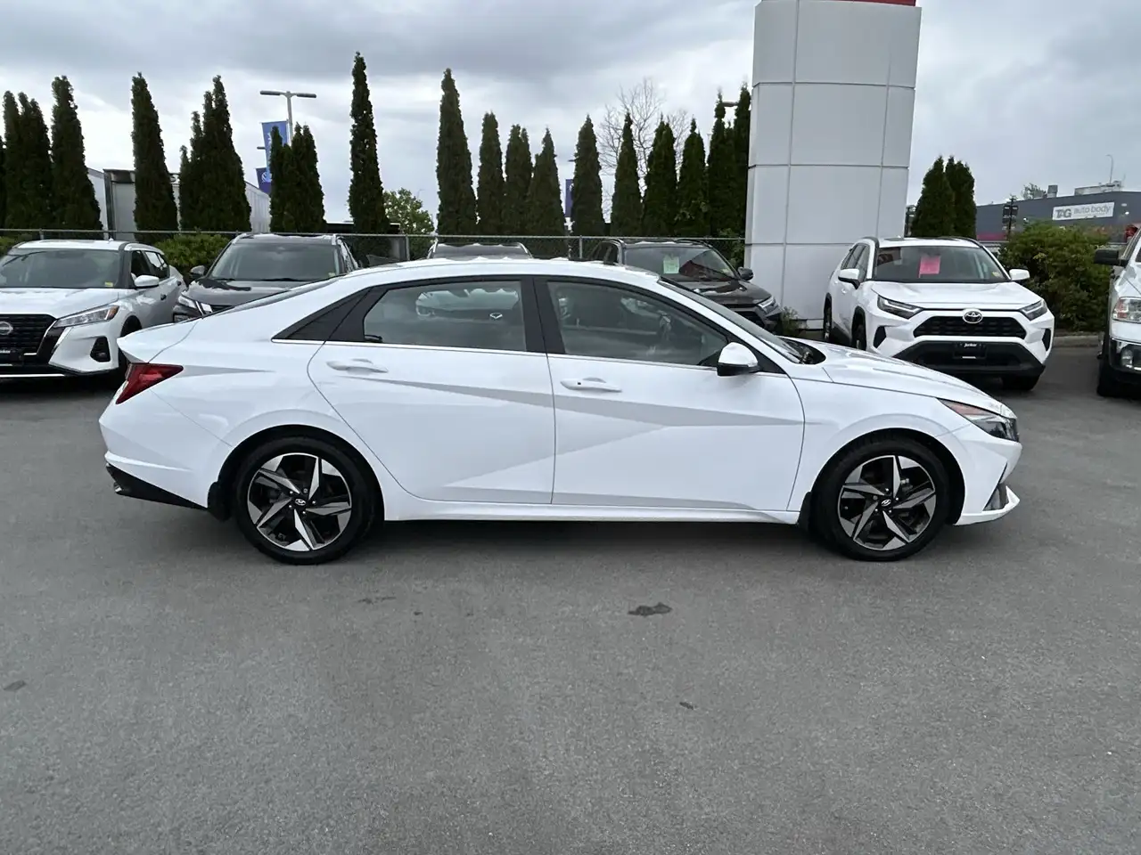 Hyundai ELANTRA снимка Hyundai ELANTRA