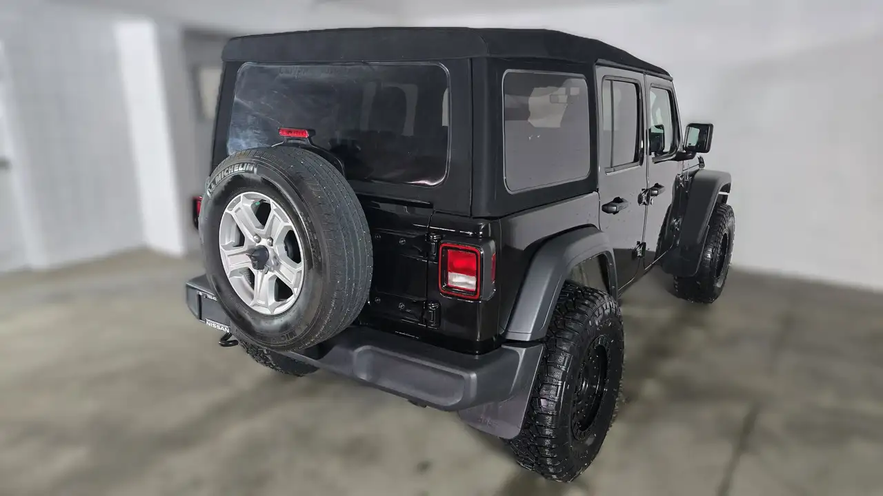 Jeep Wrangler снимка Jeep Wrangler