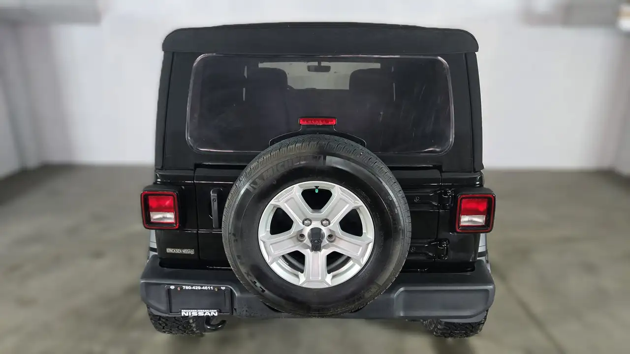 Jeep Wrangler снимка Jeep Wrangler