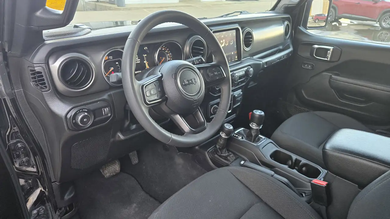 Jeep Wrangler снимка Jeep Wrangler