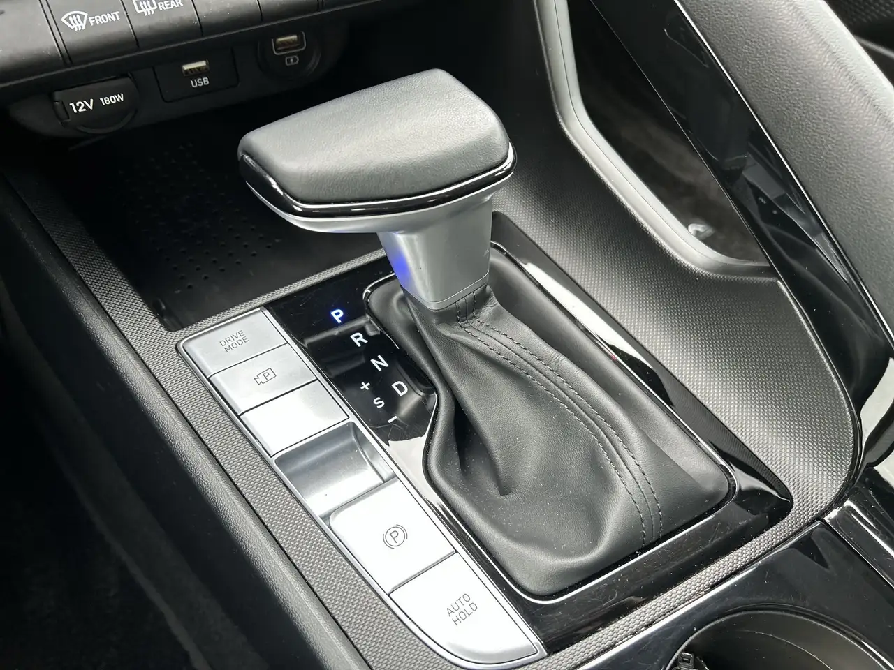 Hyundai ELANTRA снимка Hyundai ELANTRA