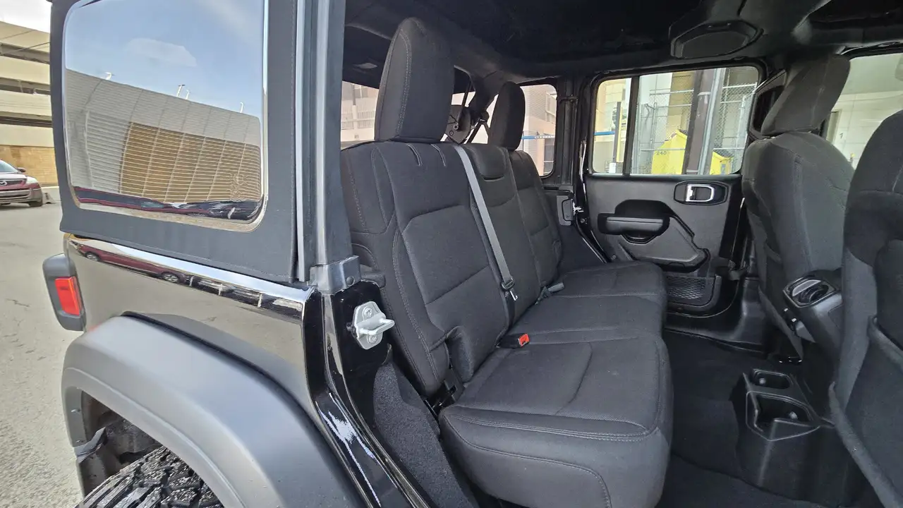 Jeep Wrangler снимка Jeep Wrangler