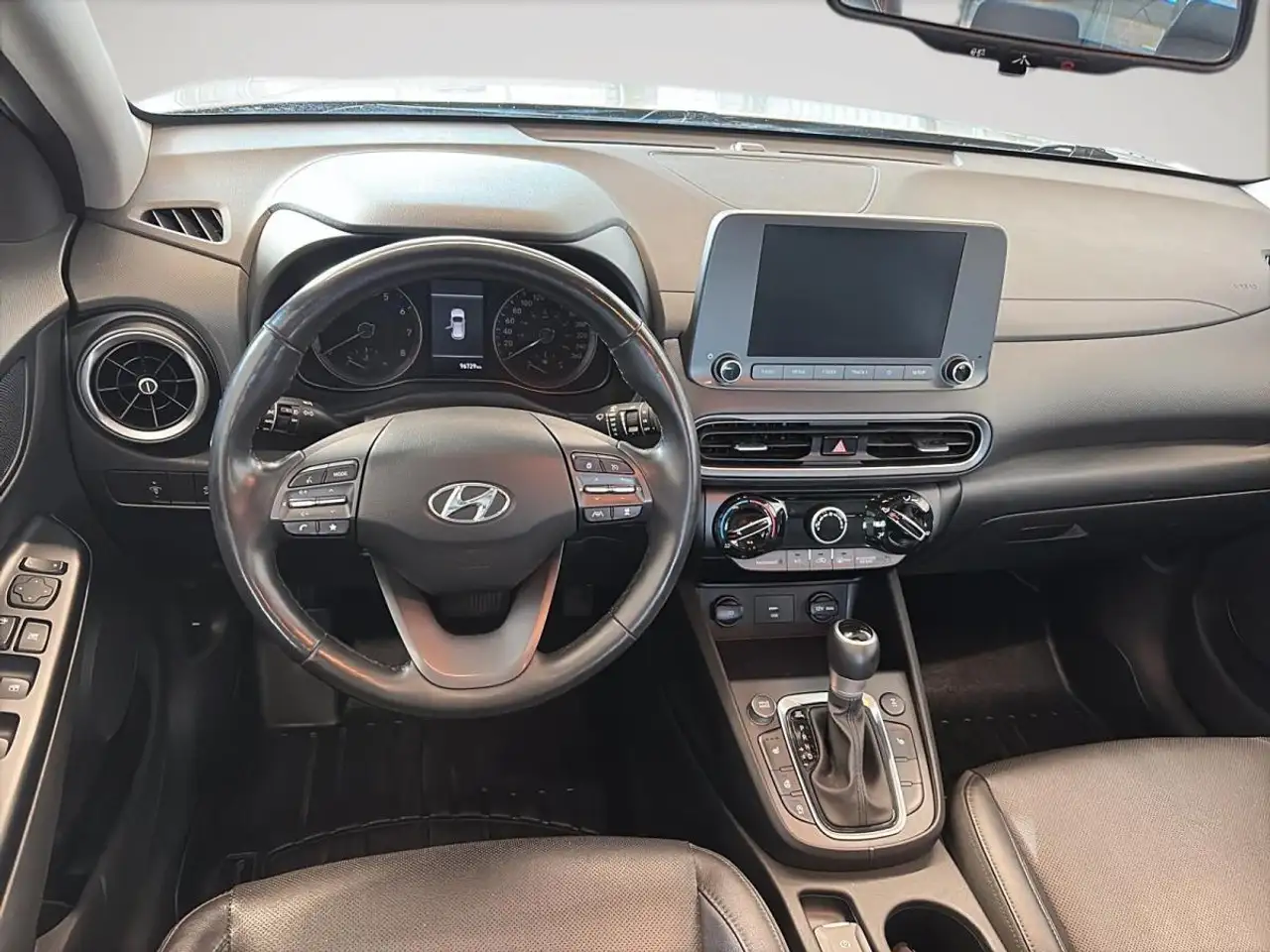 Hyundai KONA снимка Hyundai KONA
