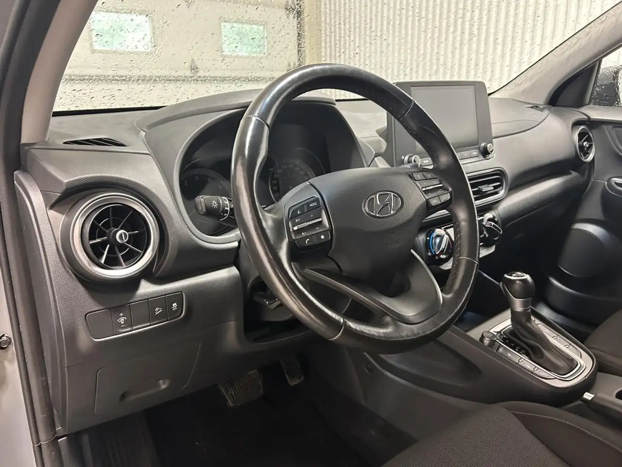 Hyundai KONA снимка Hyundai KONA