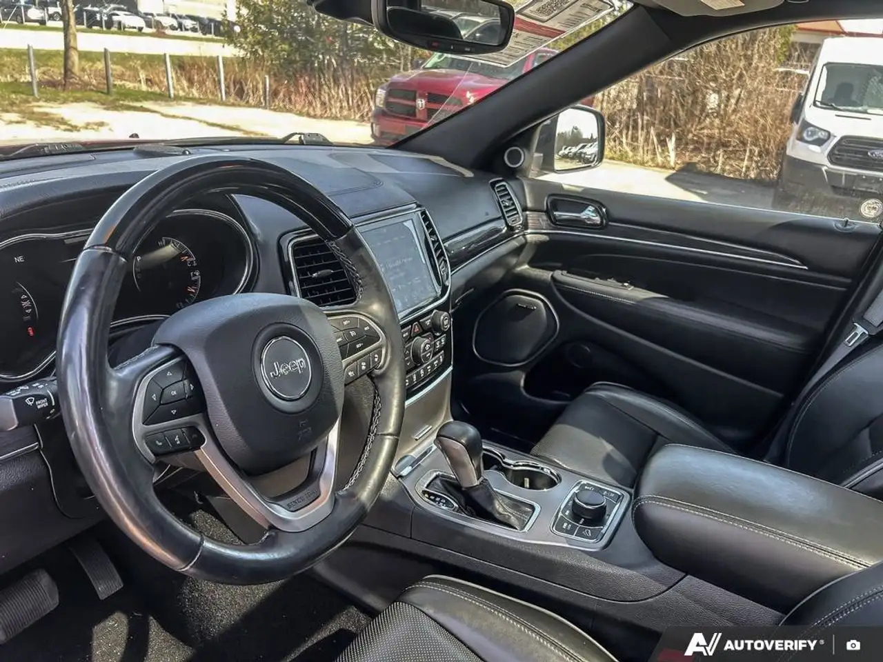 Jeep Grand Cherokee снимка Jeep Grand Cherokee